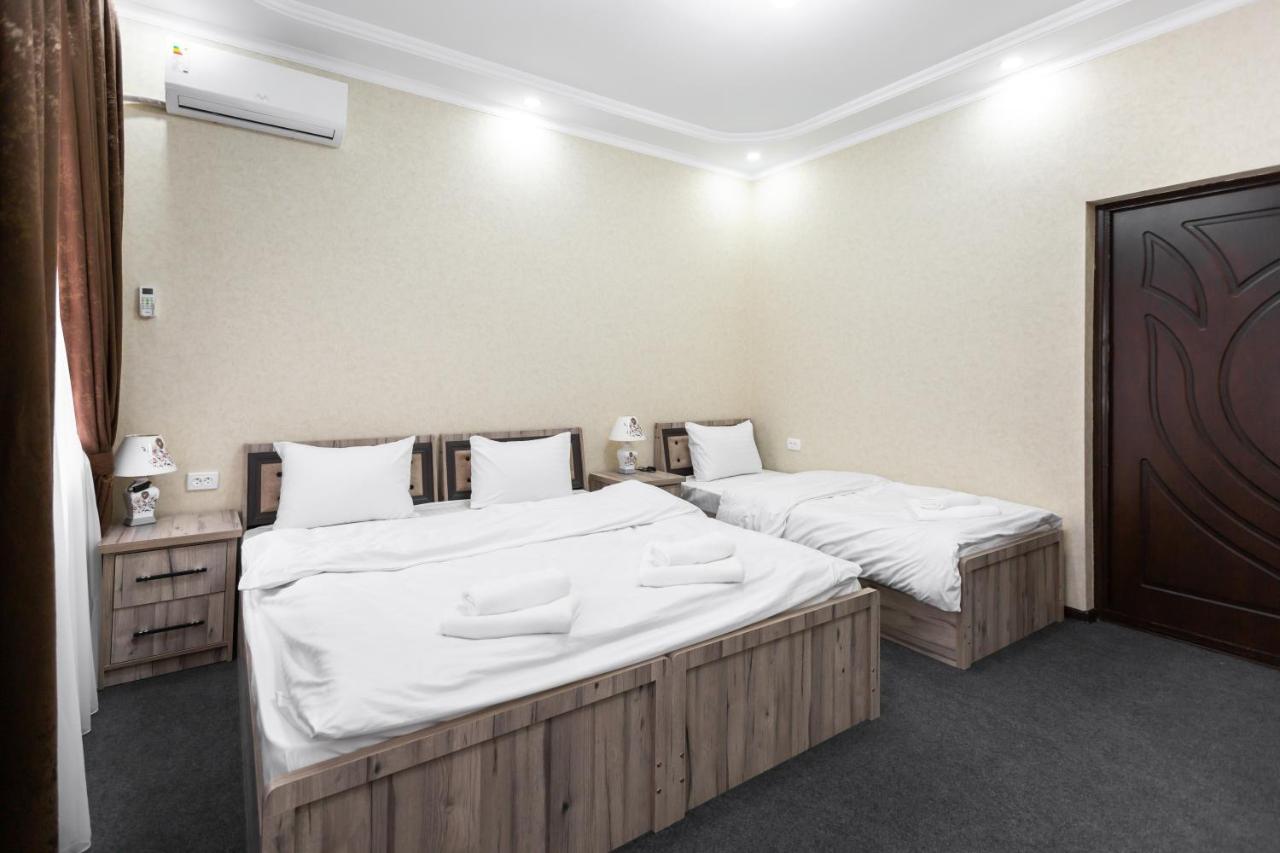 Light Hotel Tachkent Extérieur photo