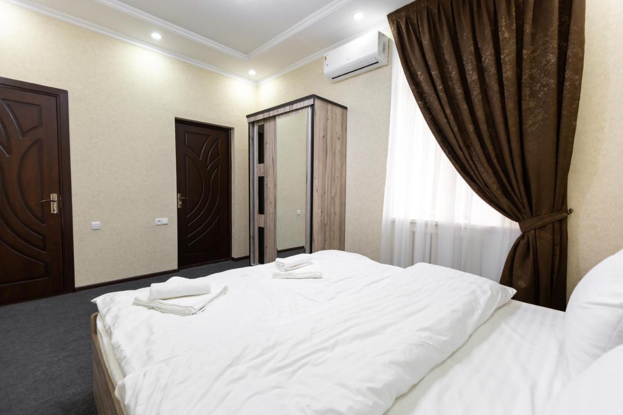 Light Hotel Tachkent Extérieur photo