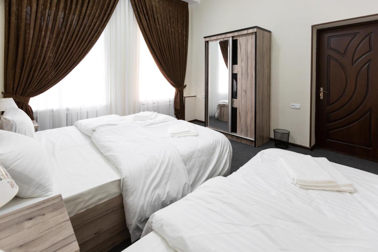 Light Hotel Tachkent Extérieur photo