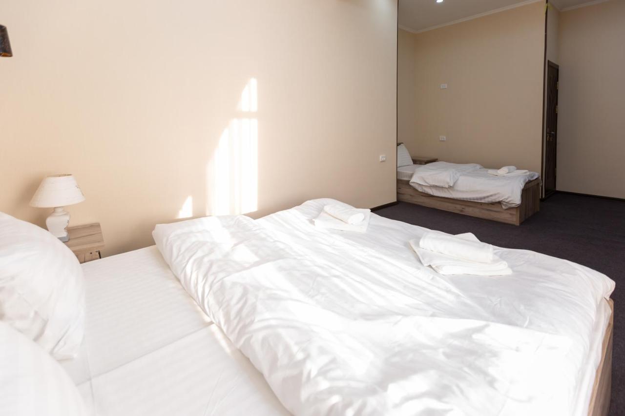 Light Hotel Tachkent Extérieur photo