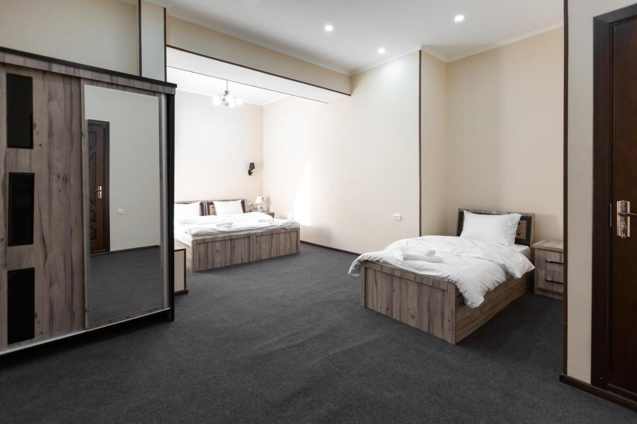 Light Hotel Tachkent Extérieur photo
