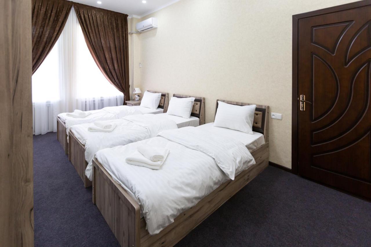 Light Hotel Tachkent Extérieur photo