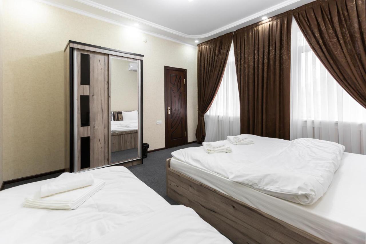 Light Hotel Tachkent Extérieur photo