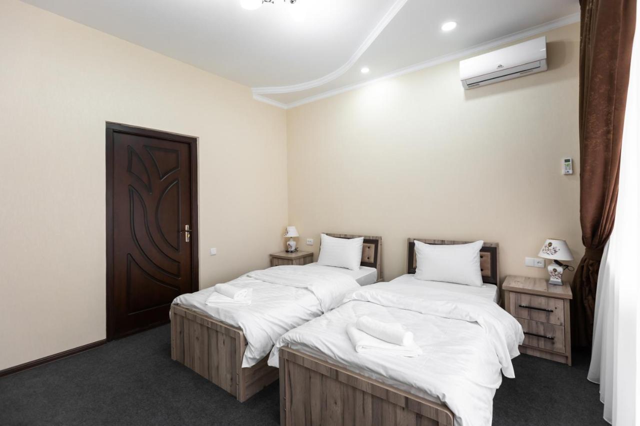 Light Hotel Tachkent Extérieur photo